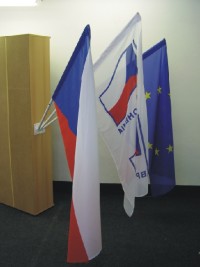Dr��k na vlajku: fas�dn� komplet + ocelov� ty�e
