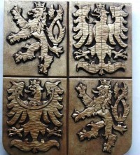 Patinovan� s�drov� znak �R
