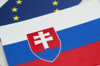 Vlajeka stoln SR neobit